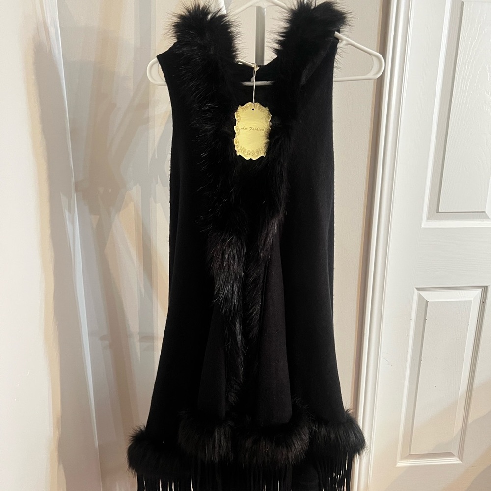 Elegant Black Faux Fur Trim Vest